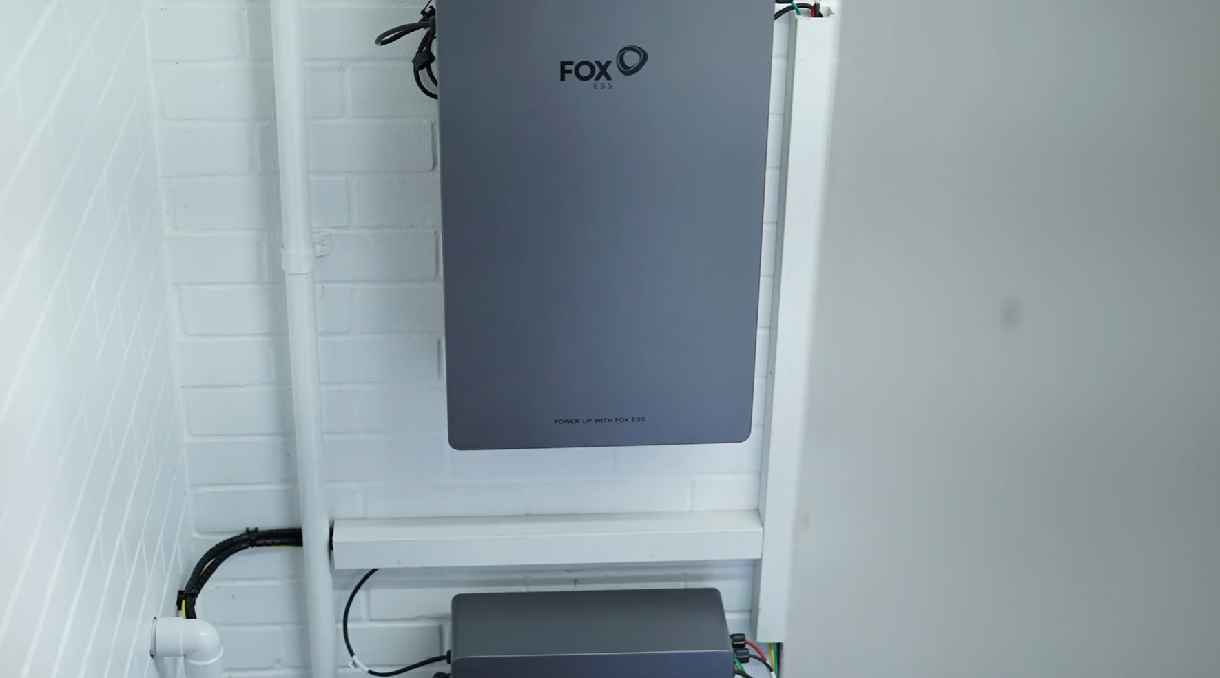 commercial battery storage woking